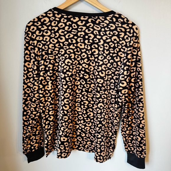 NWT- Kate Spade Velour Jogger Animal Print Pajama Top- Long Sleeve- Size M - Picture 3 of 6
